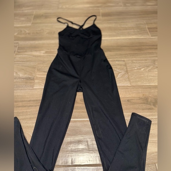Black mesh side and back cutout jumpsuit /Romper Yoga lounge size Small - Picture 9 of 12